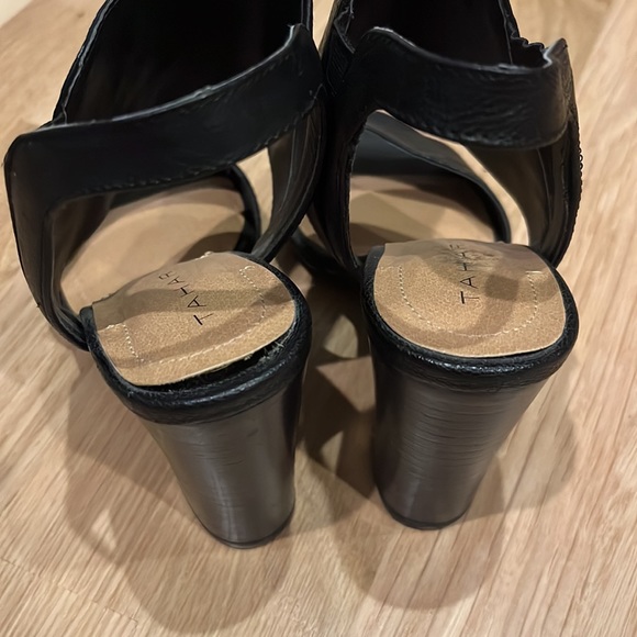 Tahari Sandals - Picture 5 of 6